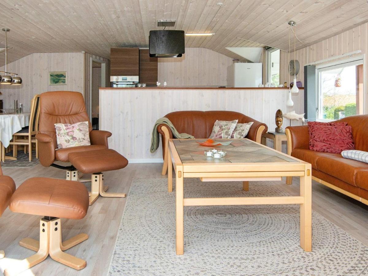 8 Person Holiday Home In Hejls Exterior foto