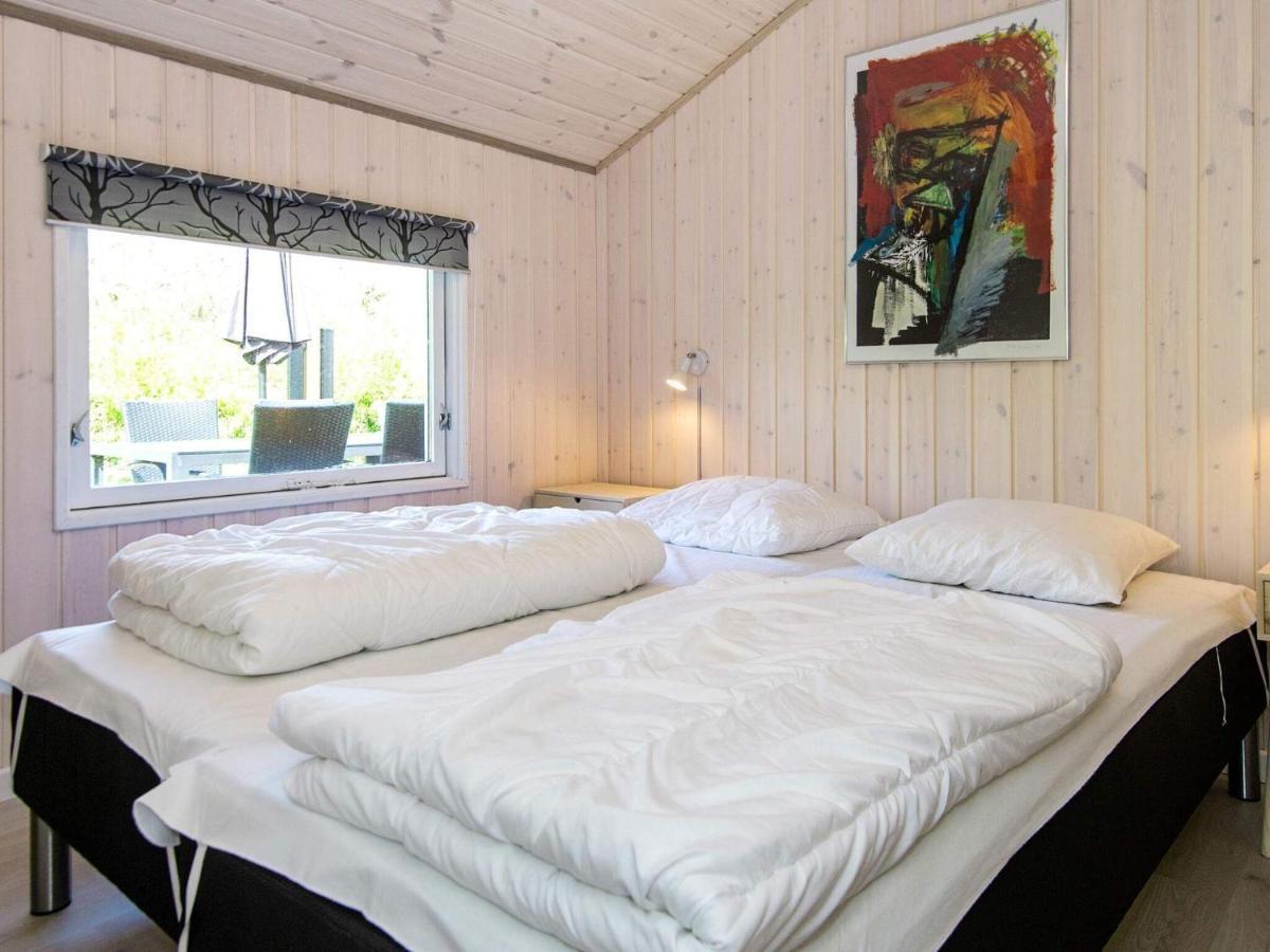 8 Person Holiday Home In Hejls Exterior foto