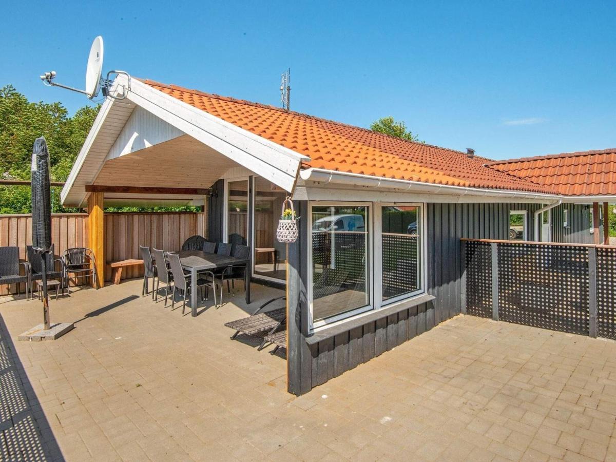 8 Person Holiday Home In Hejls Exterior foto