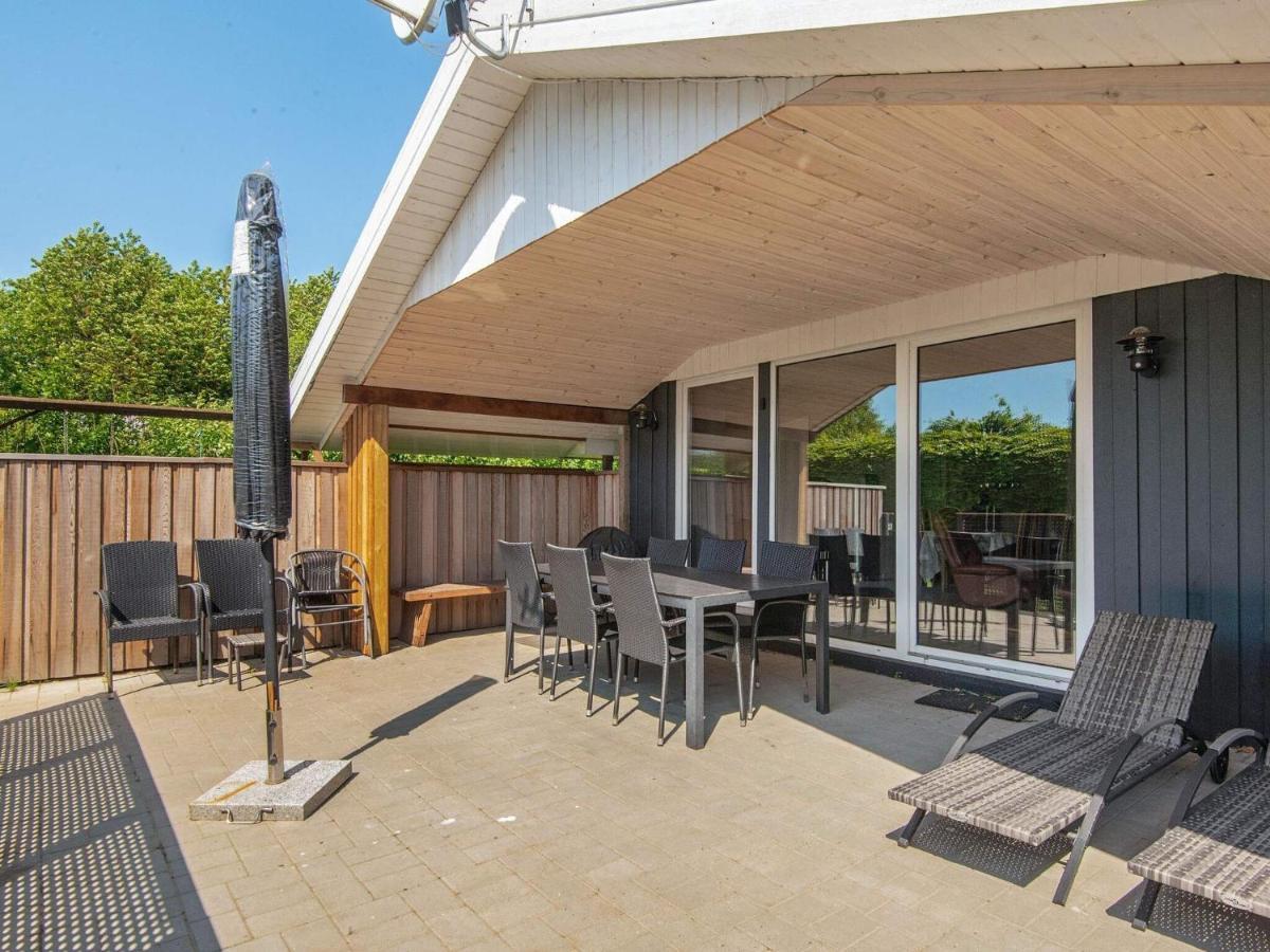 8 Person Holiday Home In Hejls Exterior foto